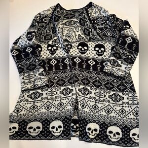 Torrid Skull long Sweater/ Cardigan with open front, plus size, size 2